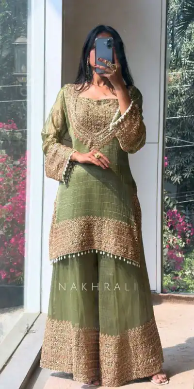 Super Pista Fendy Silk Embroidery Work Salwar Suit