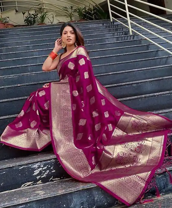 Wine Soft Lichi Jacquard Rich Pallu Saree - Image 4