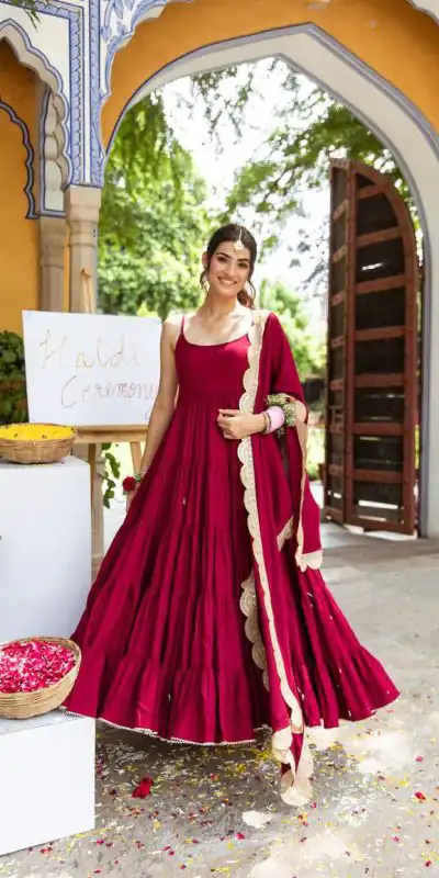 Dazzling Red Color Heavy Georgette Attached Pad Salwar Suit