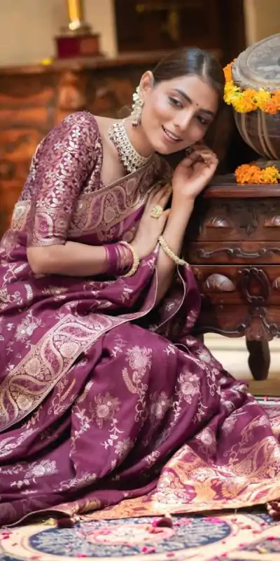 Bright Wine Color Soft Litchi Silk All Over Weaving Saree